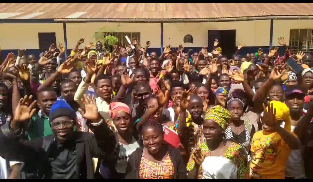 Profesores recien formados en Sierra Leona